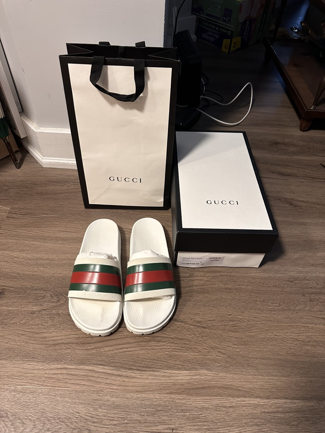 Authentic GUCCI flip flops - photo 2