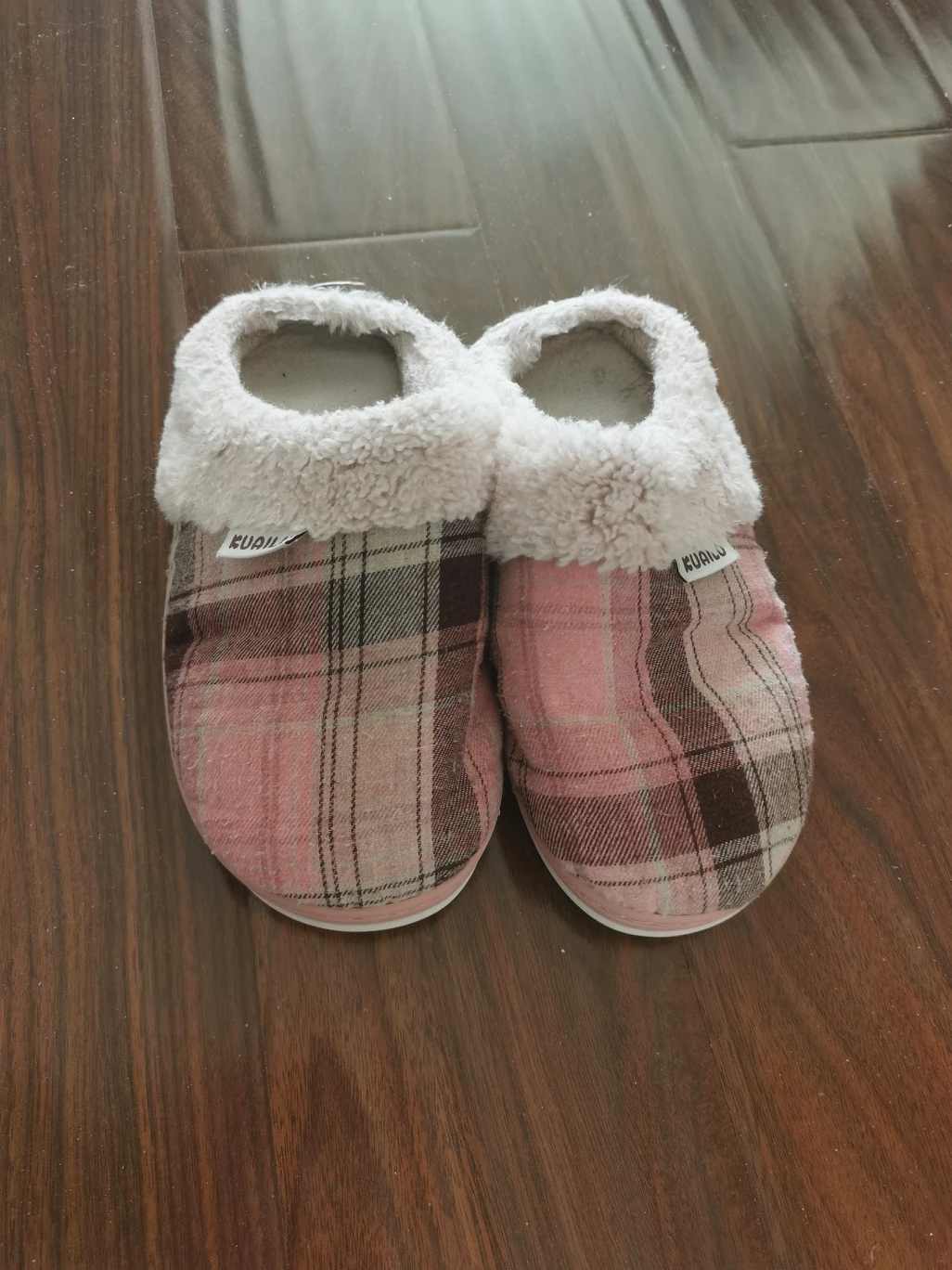 Winter slippers, size 6-7 thumbnail