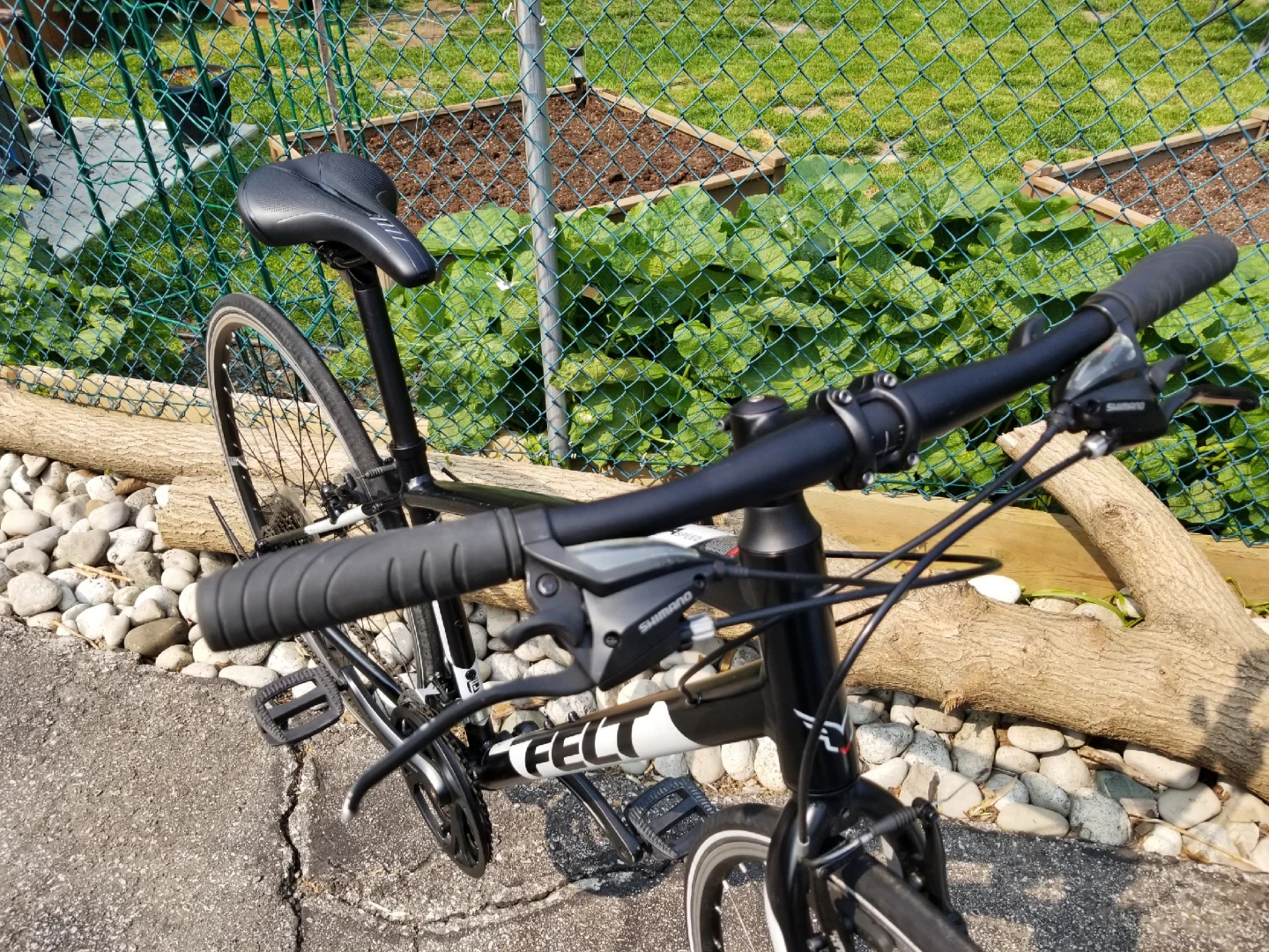 Felt Urban Hybrid Bike 21 spd image indicator(3)