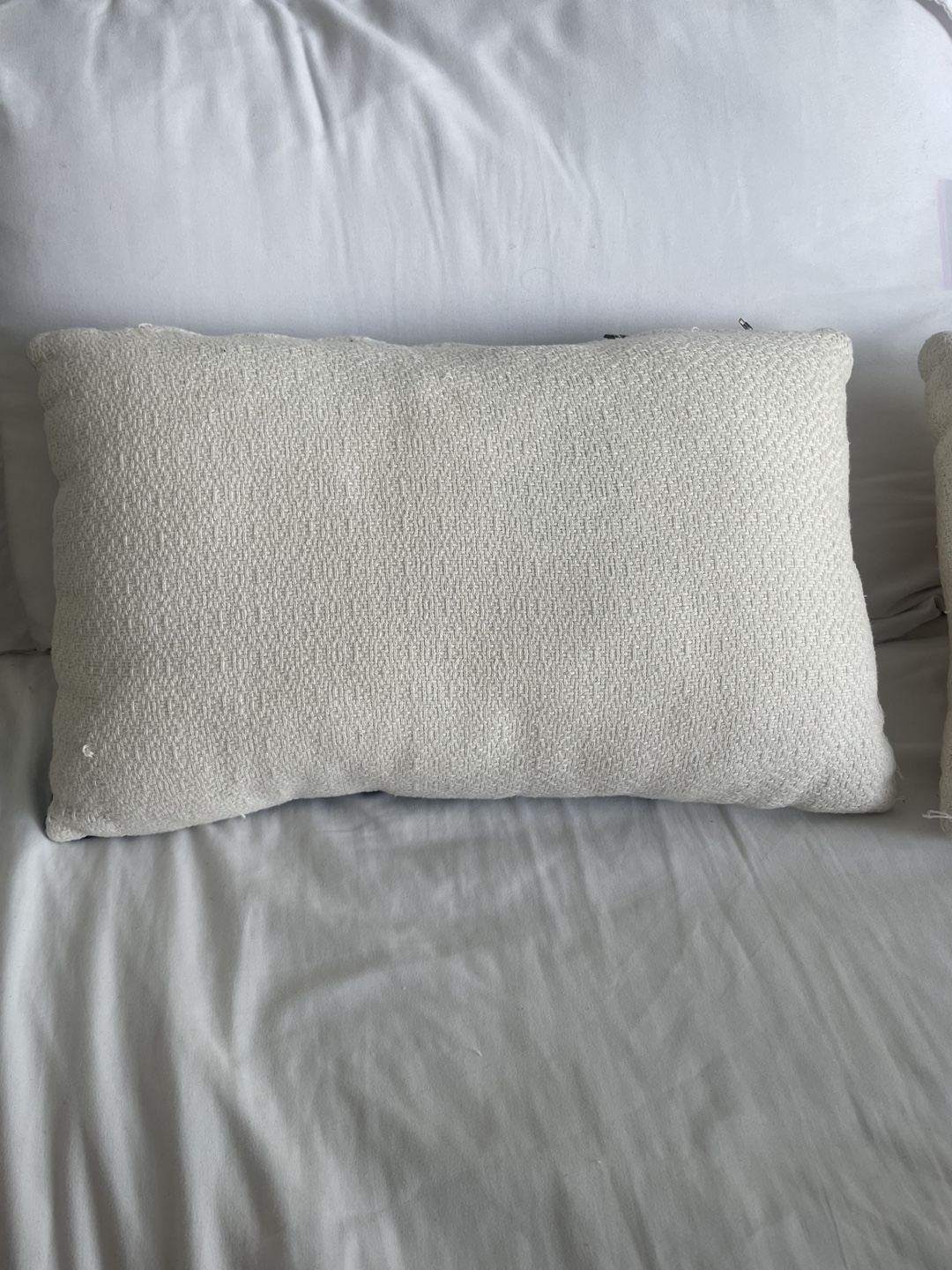 Two black&white throw pillows - photo 2