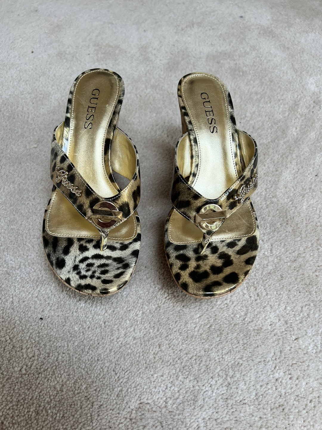 Guess Sandal size 7 thumbnail