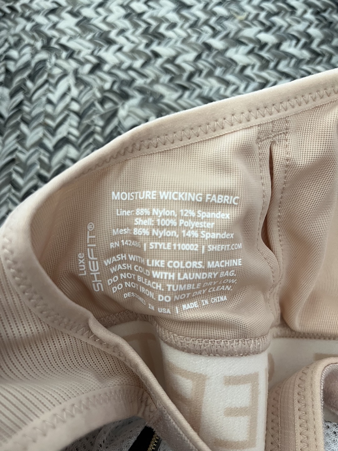 Sports bra by Shefit image indicator(6)