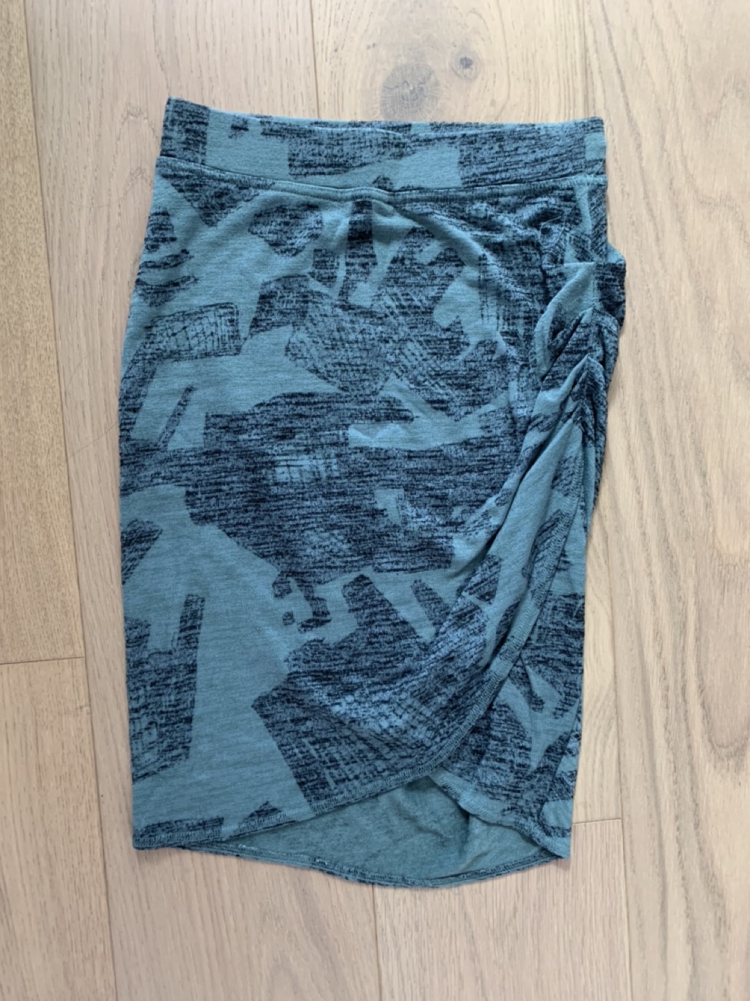 Wilfred Aritzia skirt XS thumbnail