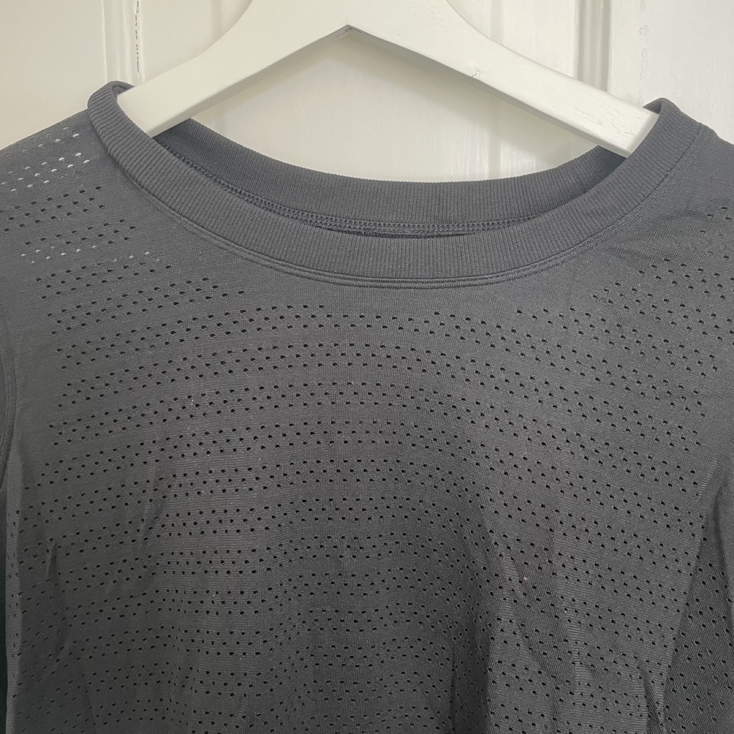 Lululemon Breeze By Long Sleeve Size 8 - photo 3