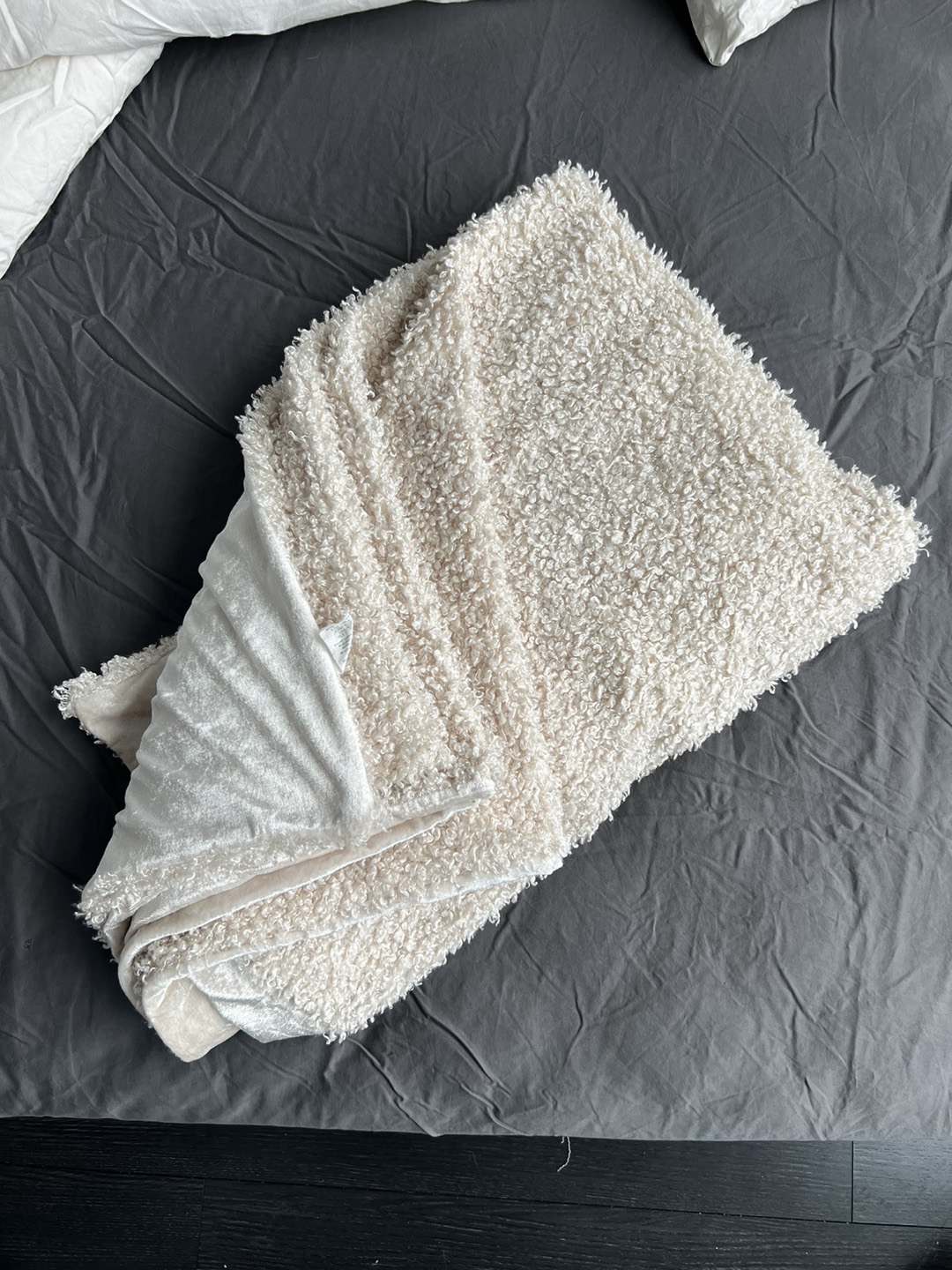 Cozy blanket thumbnail