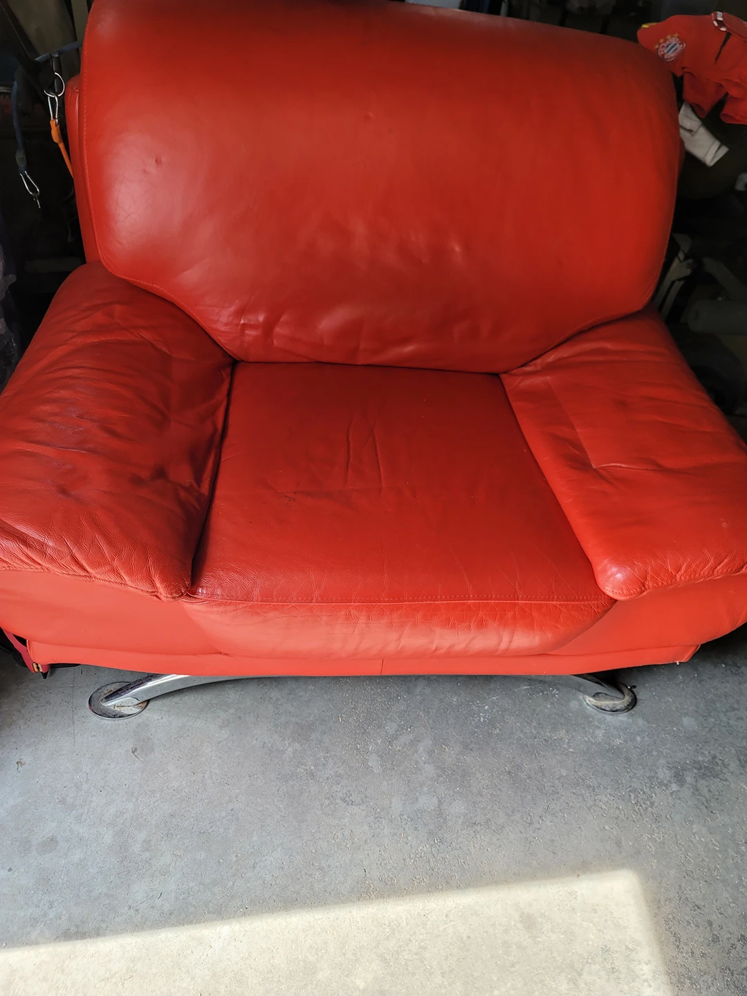Italian leather sofa thumbnail