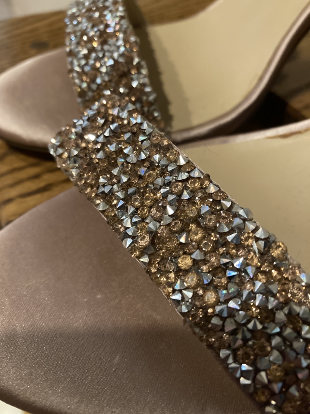 Beautiful sparkly shoes! image indicator(6)