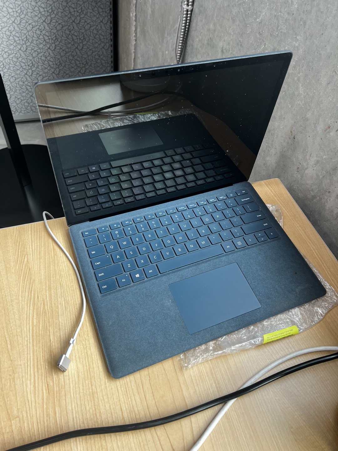 Microsoft Surface Laptop 7th Gen Windows 10 PRO