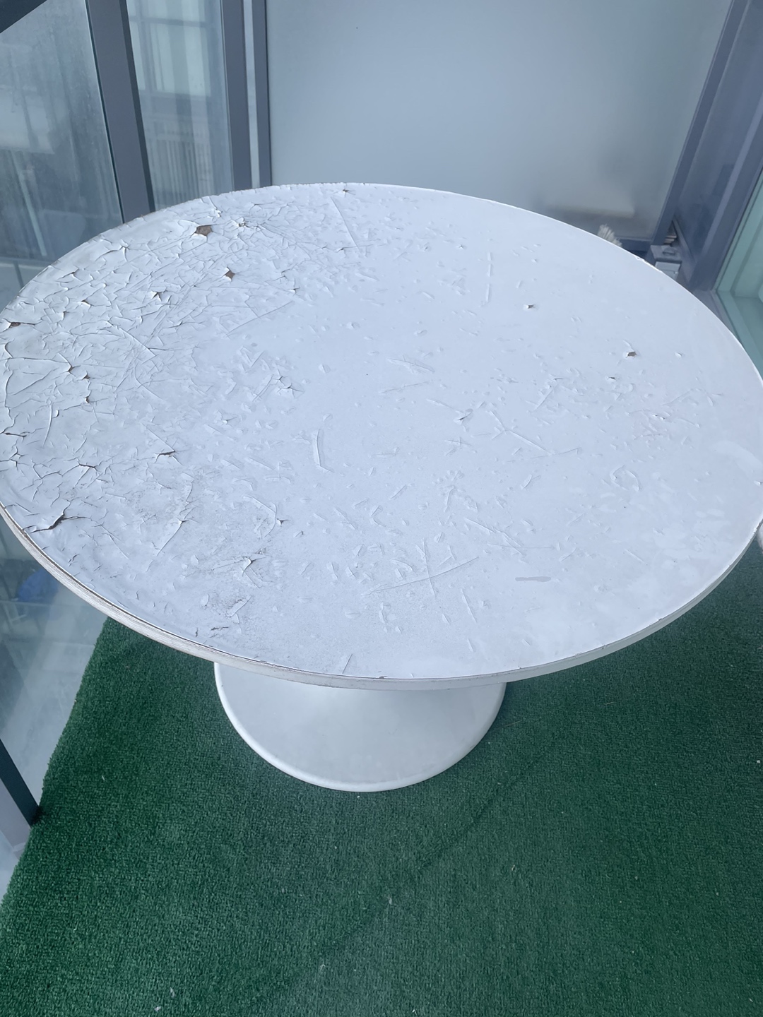 Outdoor white table