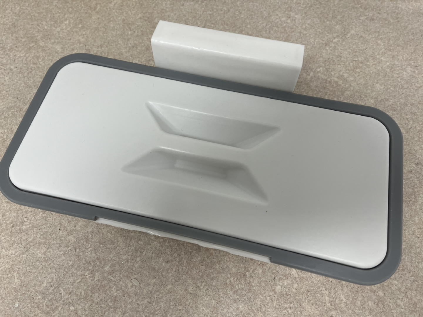Plastic hanging trash bag holder thumbnail