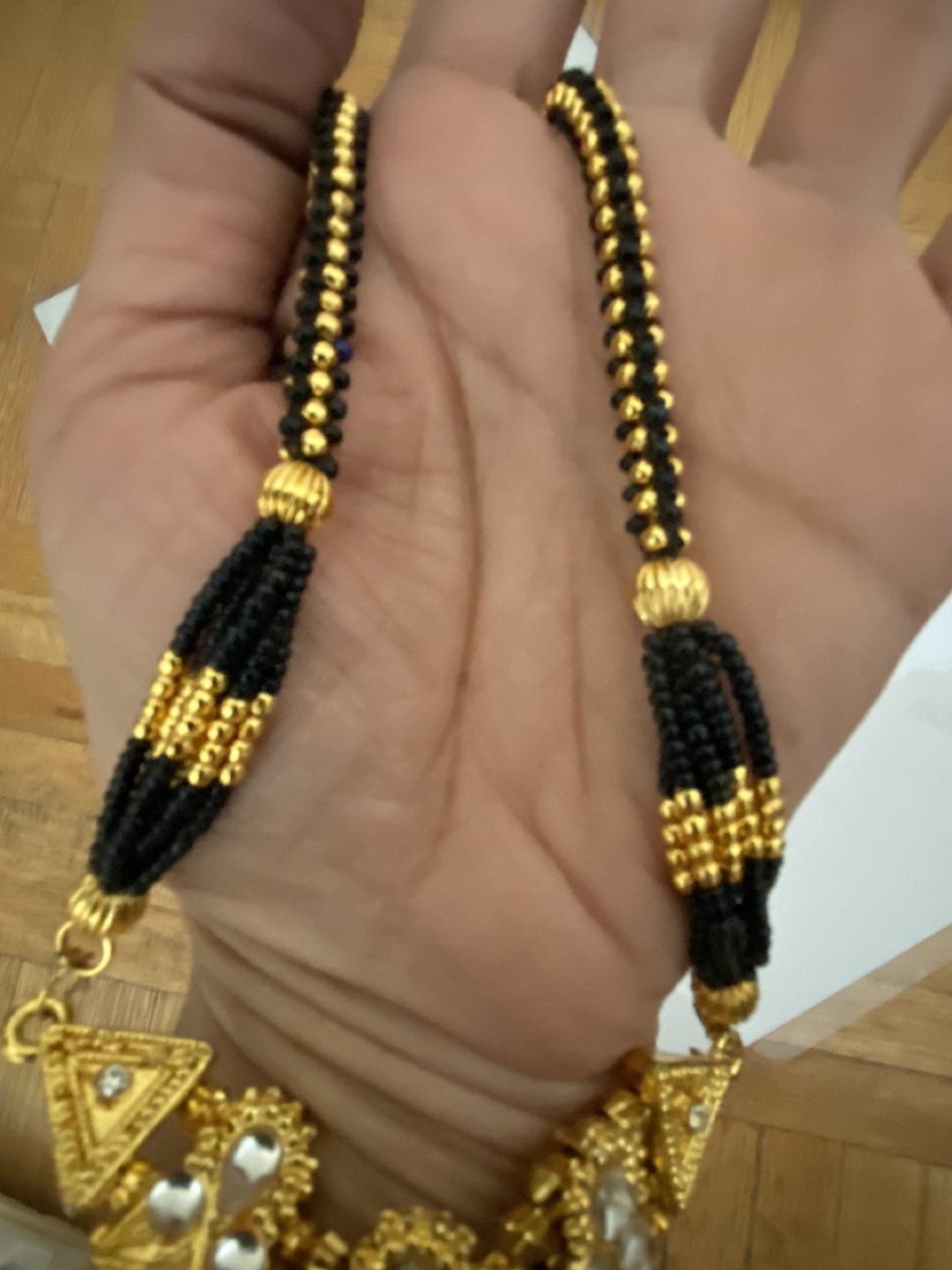 necklace set image indicator(4)