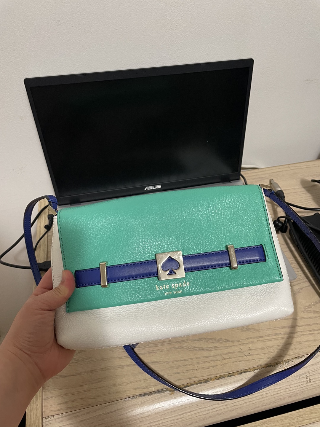 Kate spade bag thumbnail