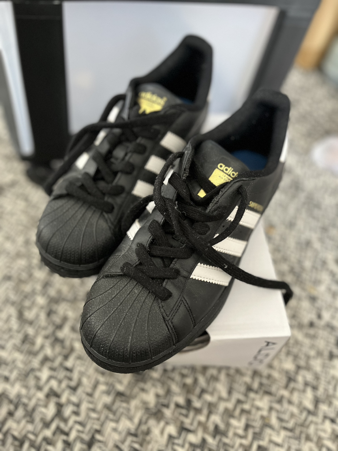 Adidas trainers thumbnail