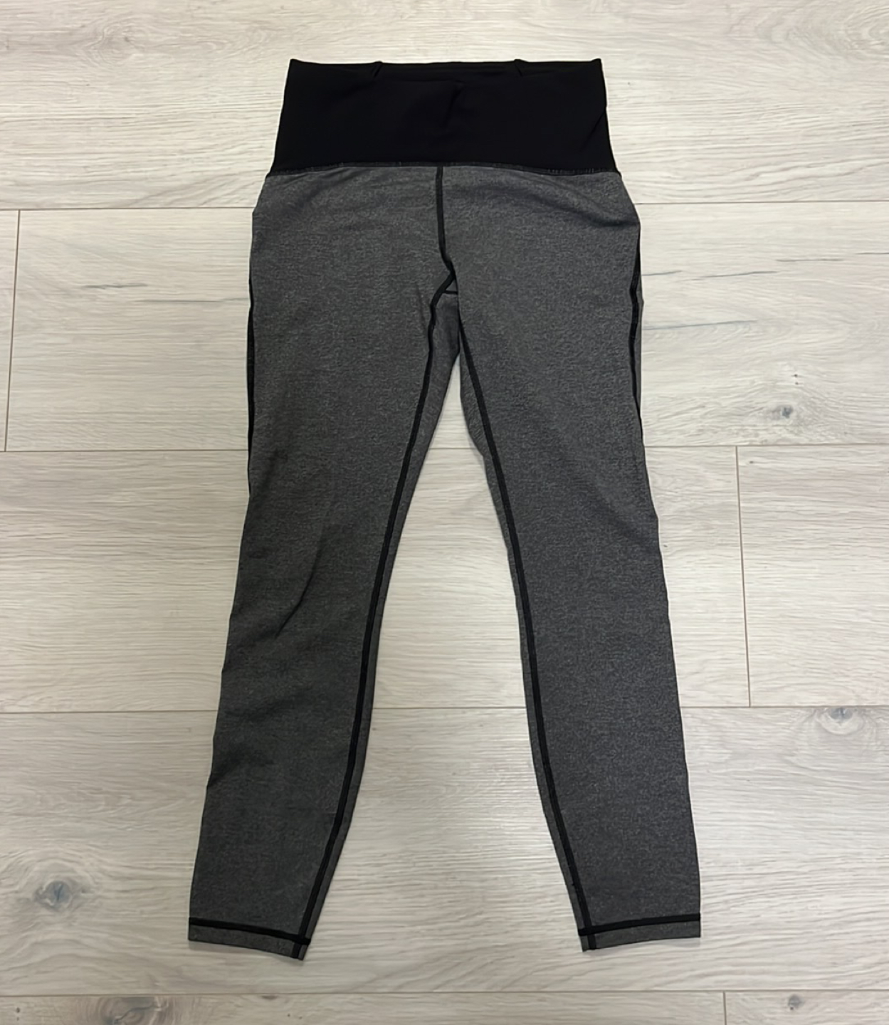 Lululemon wunder train 21” leggings size 6 - photo 3