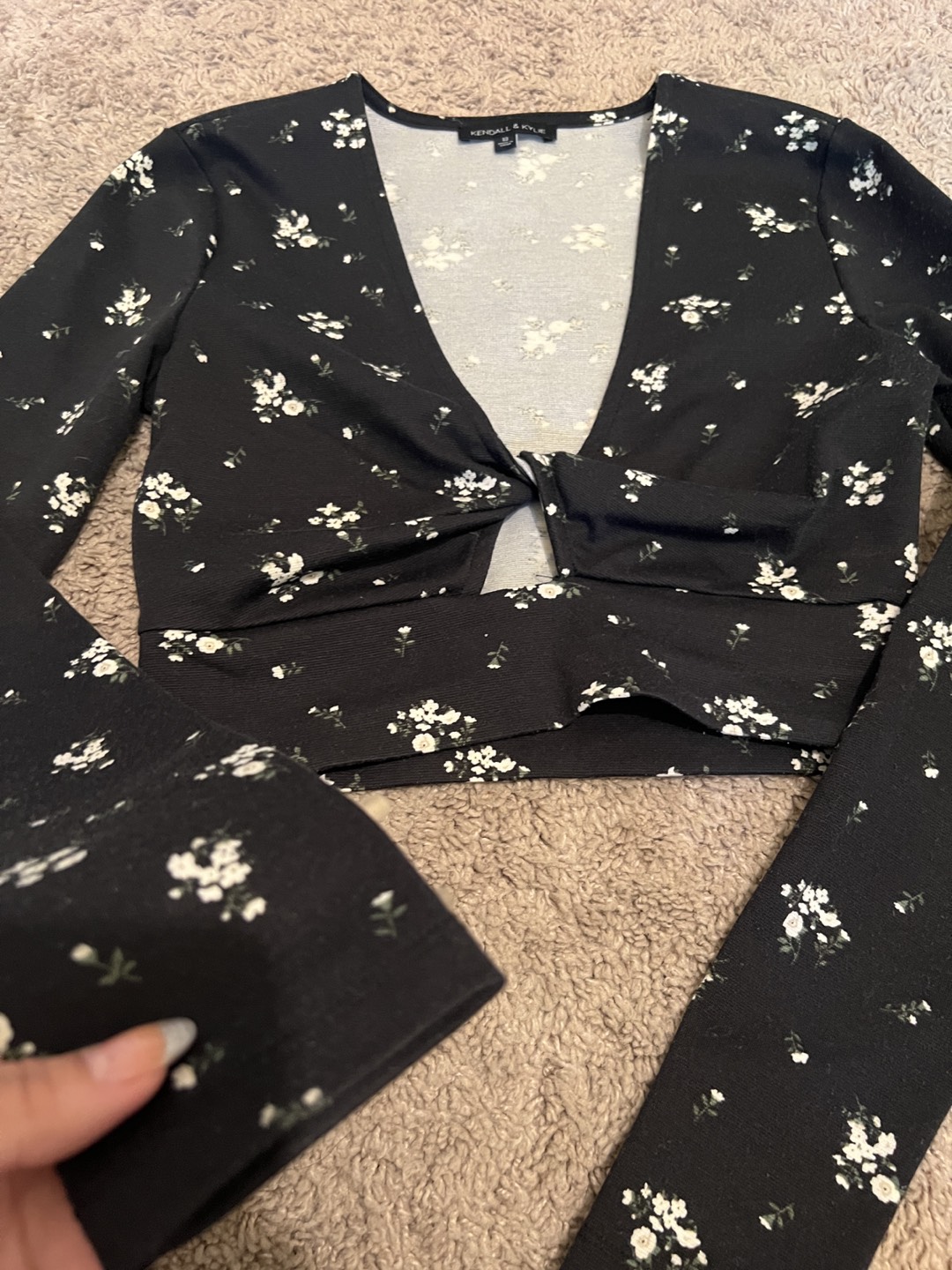 Kendall and Kylie top image indicator(4)