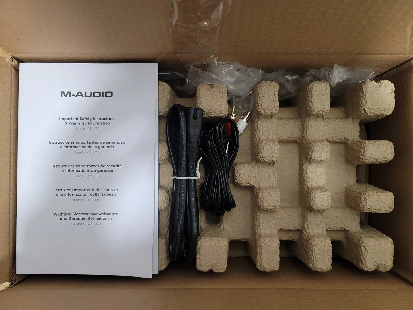 Brand New M-Audio BX3 Speakers - photo 3