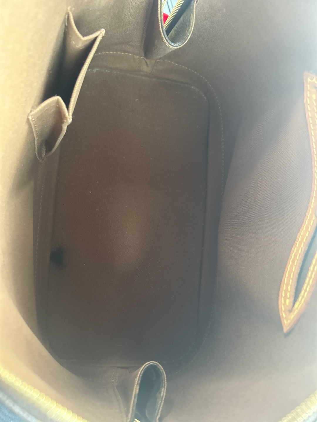 Louis Vuitton bag Price is negotiable taking offers! image indicator(3)