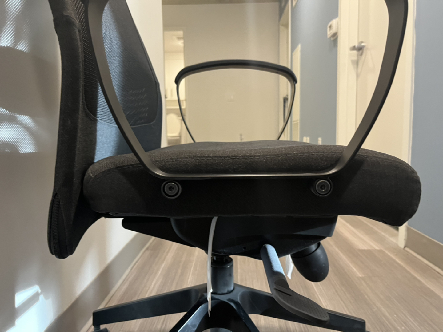 IKEA Best Seller MARKUS Office Chair - like new - photo 4