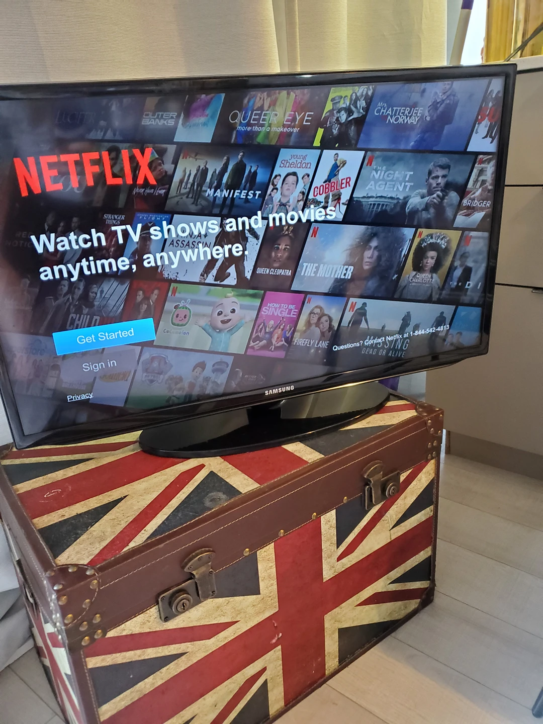 32 inch Samsung Smart TV thumbnail