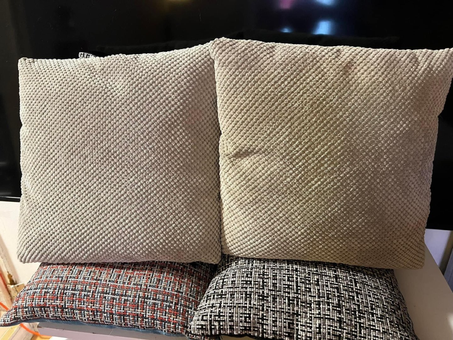 6 pillow thumbnail
