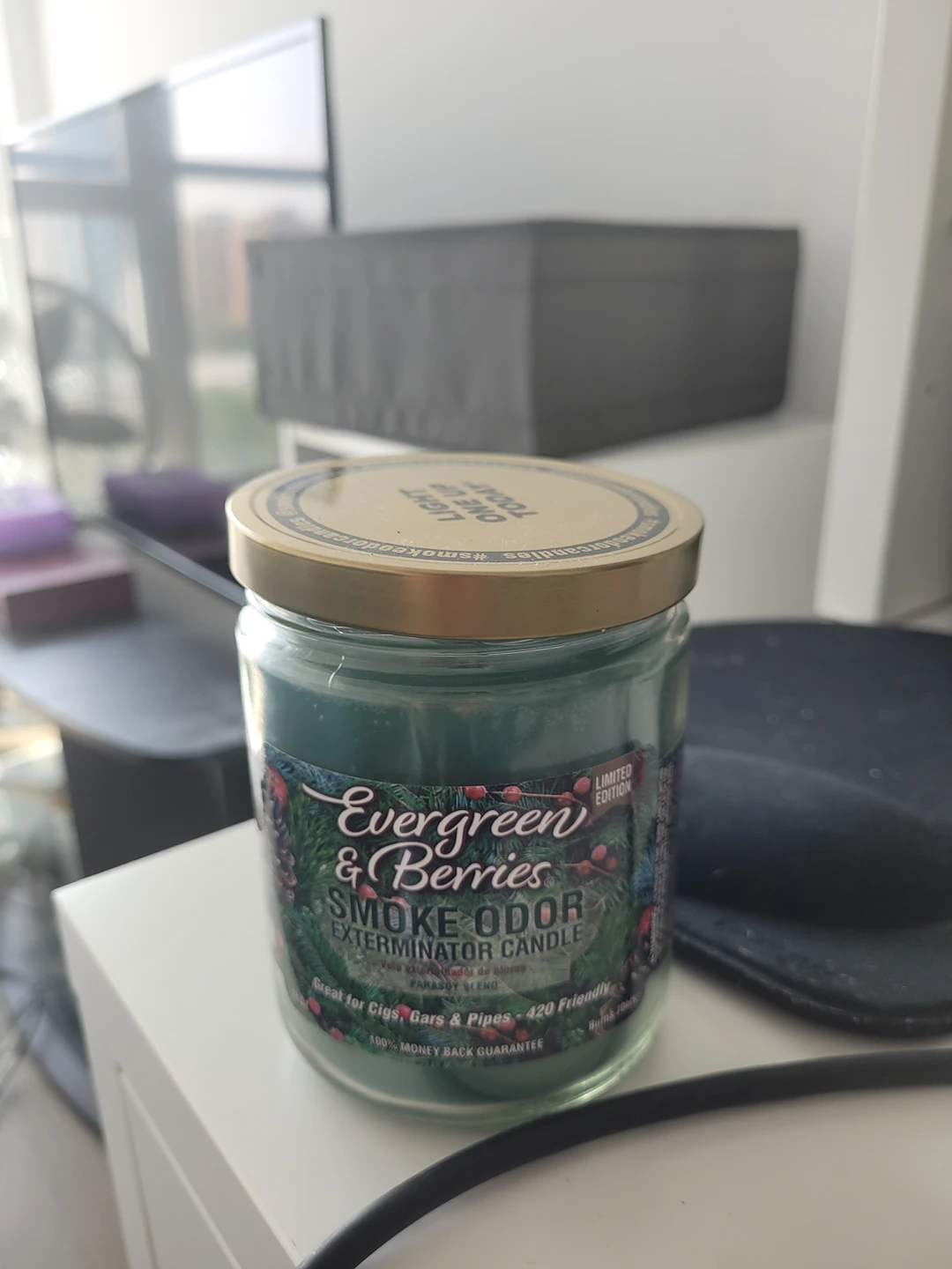 Scented Candle (evergreen and berries)