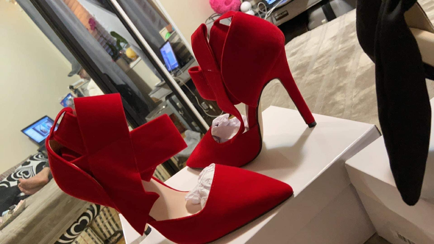 Red shoes 👠 thumbnail