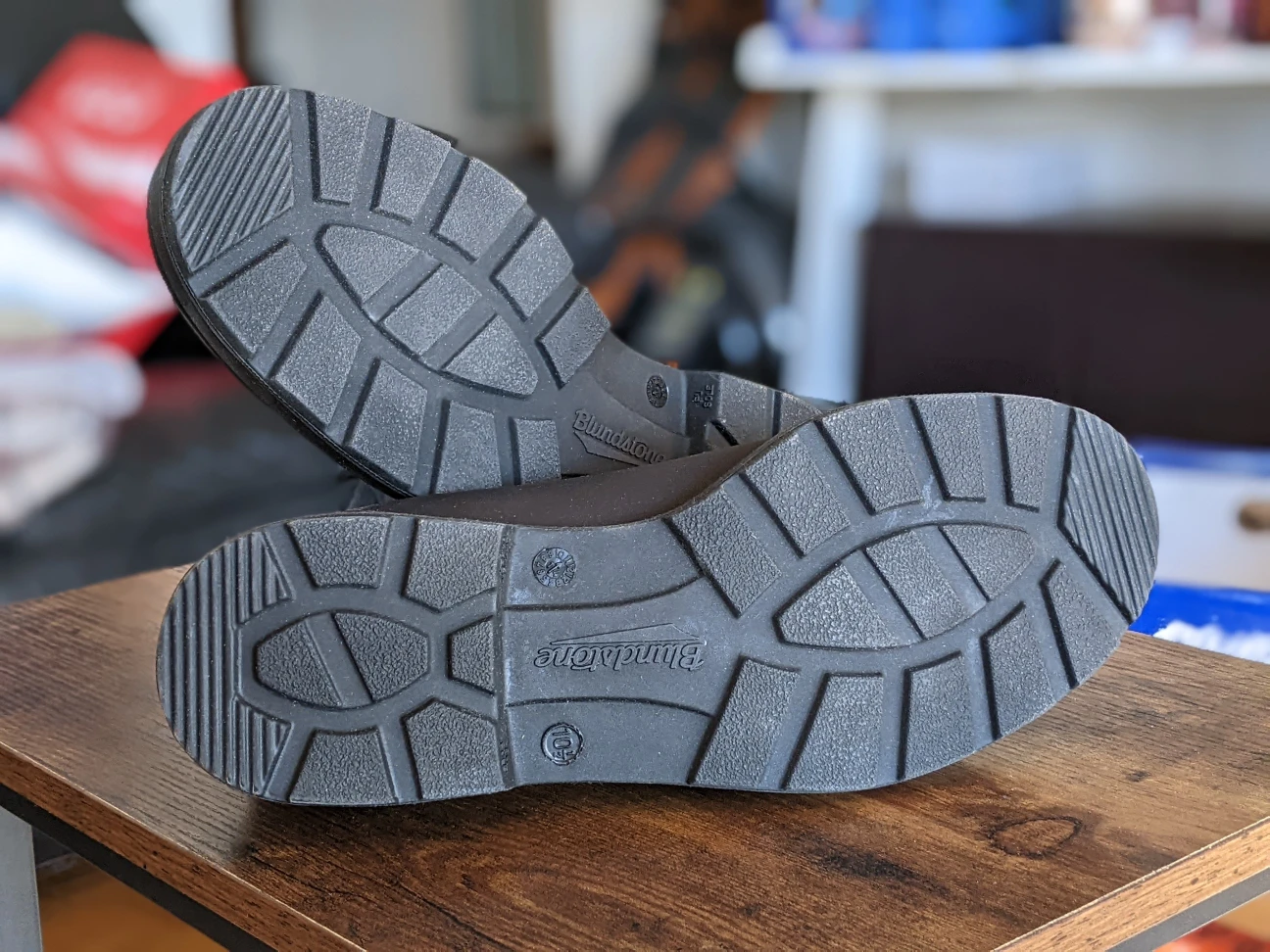 Blundstone Boots Stout Brown with Green 519s - Brand New image indicator(3)