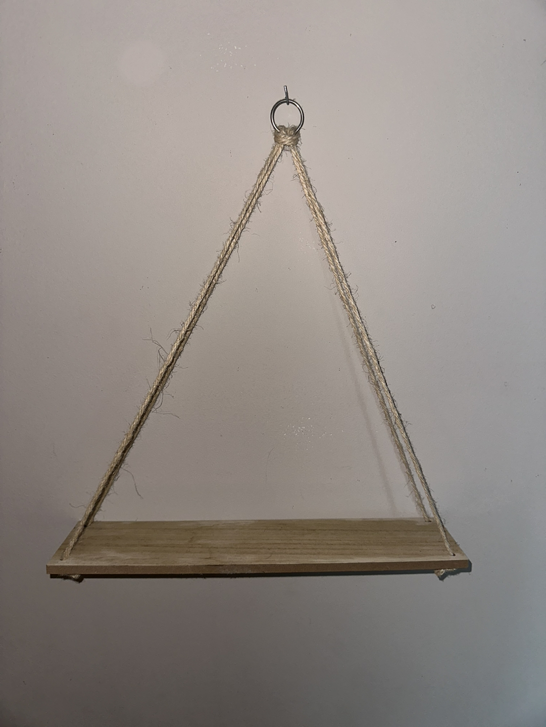 2 Hanging Shelves