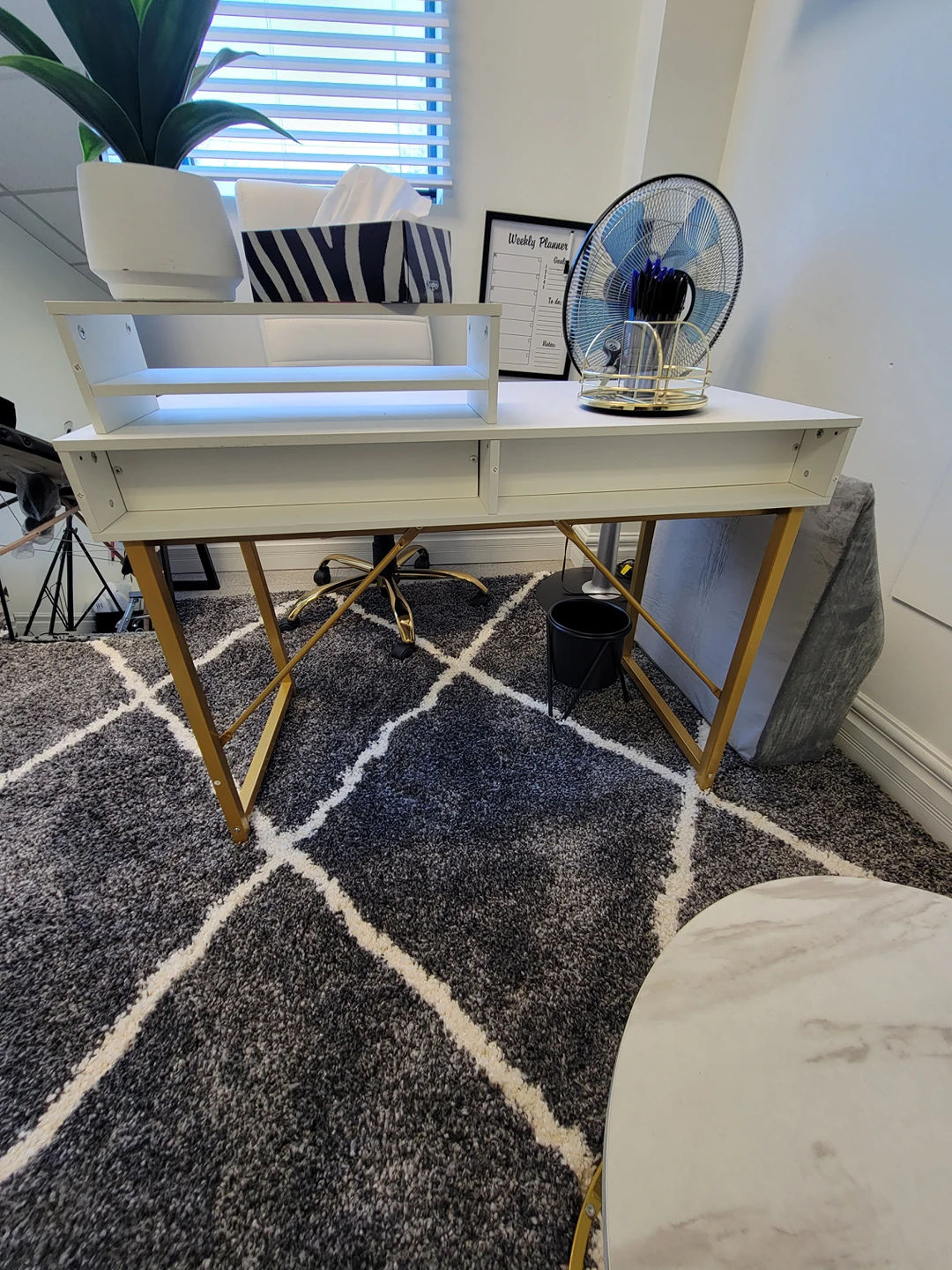 Makeup Vanity/ office desk - photo 3
