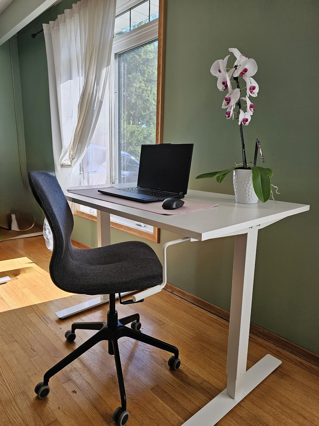 Ikea Trotten sit 160x80 cm/ stand white Desk plus Chair Combo thumbnail