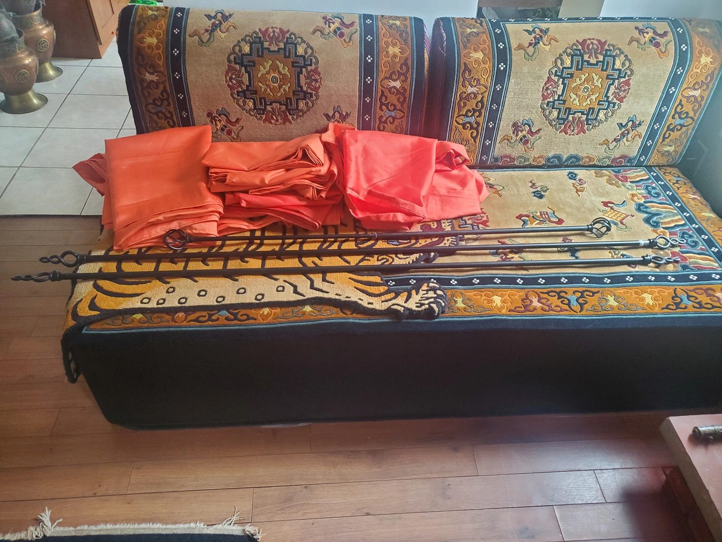 selling three rods with curtains - photo 2