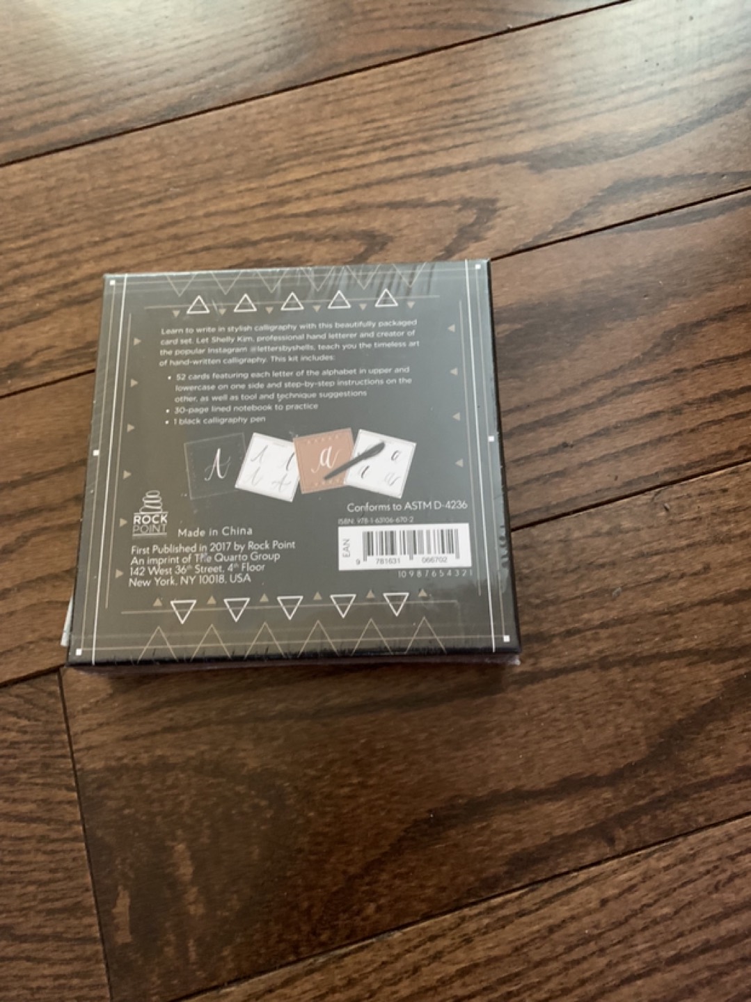 Learn to create Modern Calligraphy Lettering by Shelly Kim box image indicator(2)