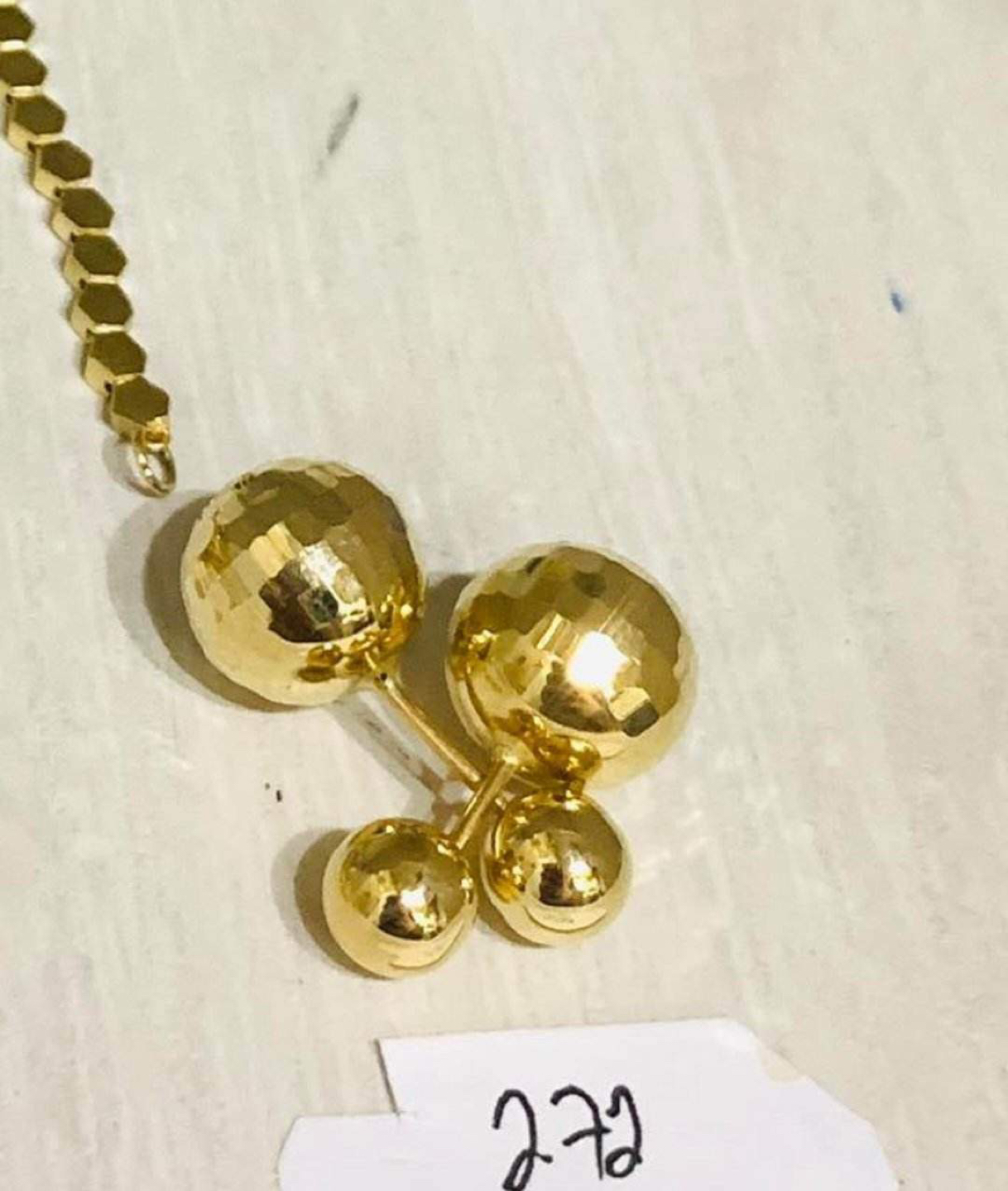 Brand new  18K Saudi Gold Earrings.