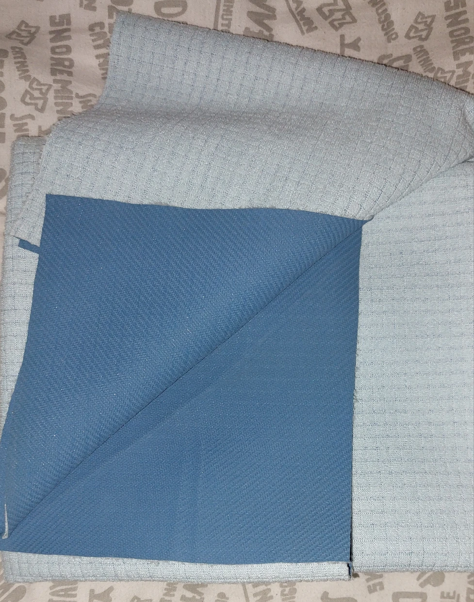 GAIAM Foldable Travel Yoga Mat 2mm. Like New/EUC image indicator(2)