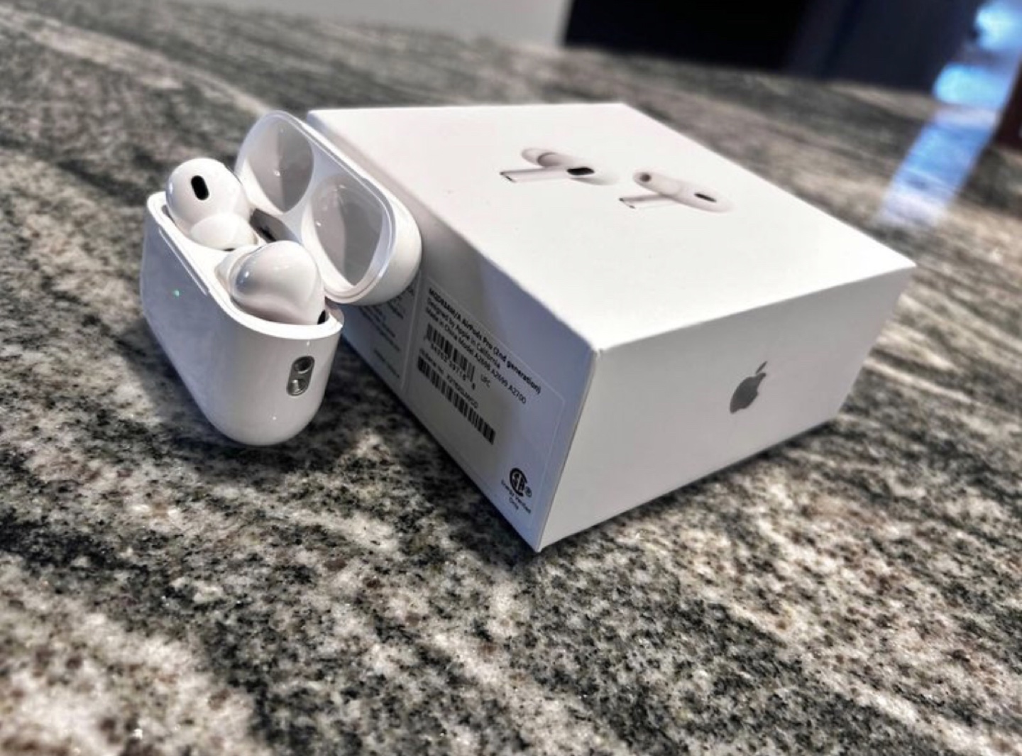 Airpod Pros 2nd Generation - photo 2