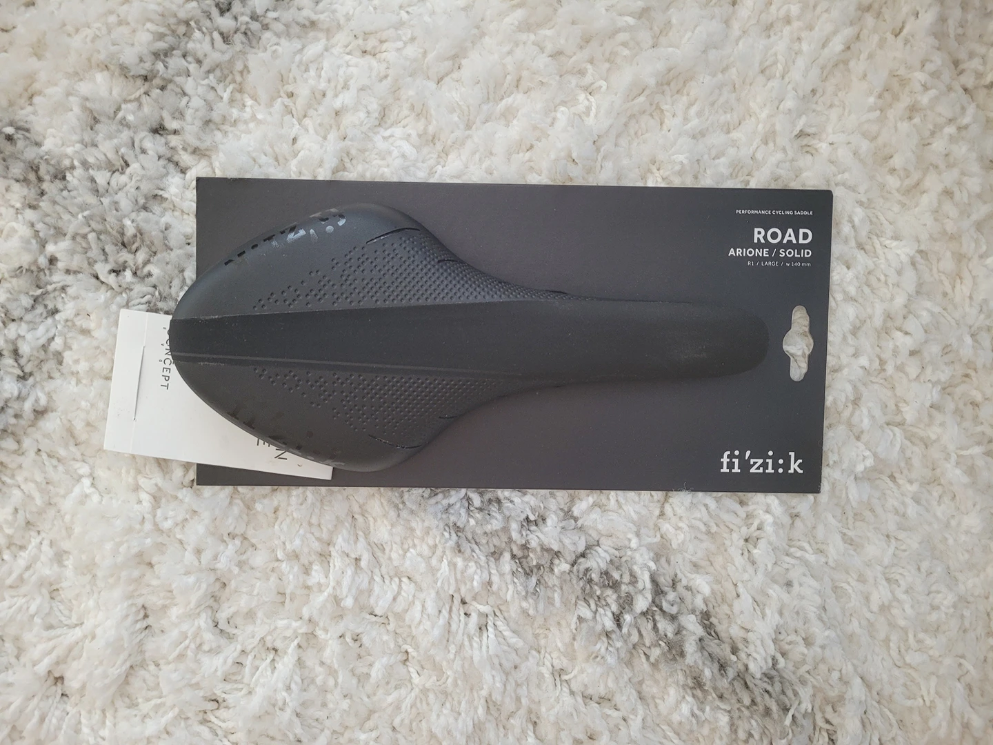 fizik road saddle arione carbon oval rails thumbnail