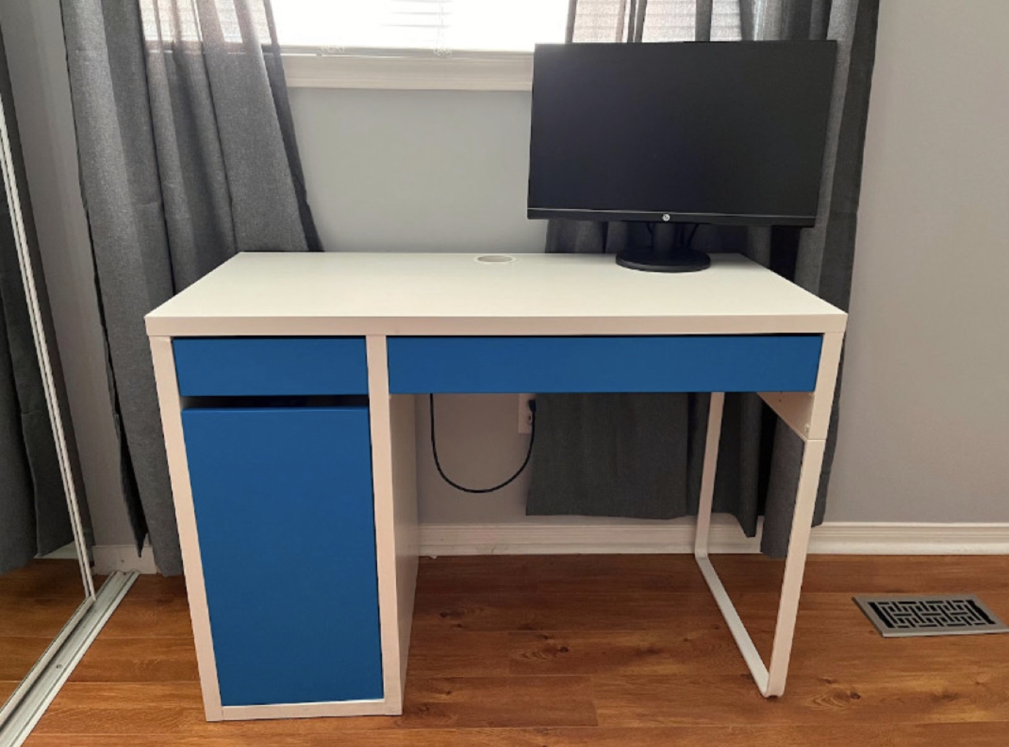 Studying Desk(Blue) ⬆️ thumbnail