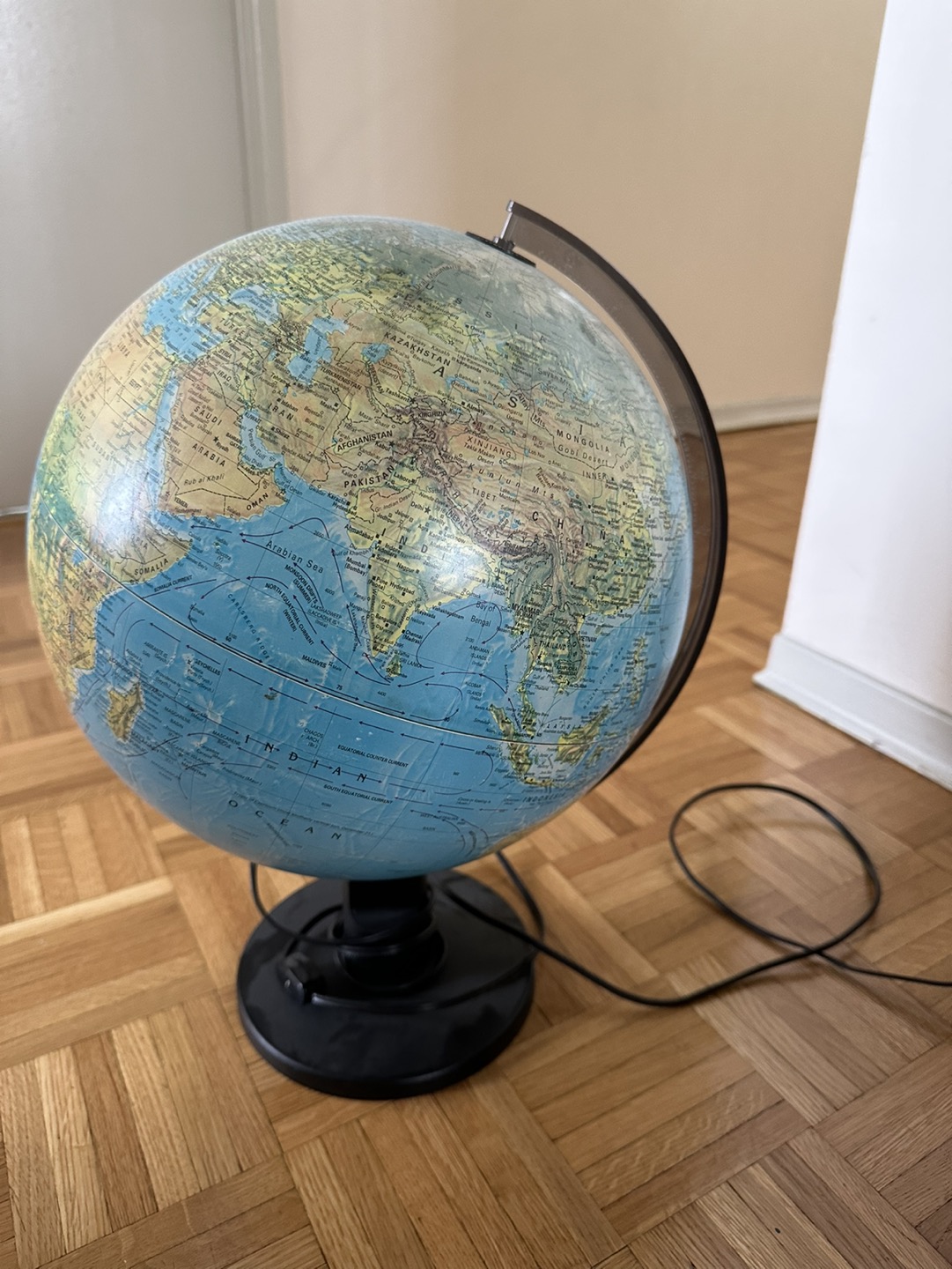 Lighted Globe - photo 2