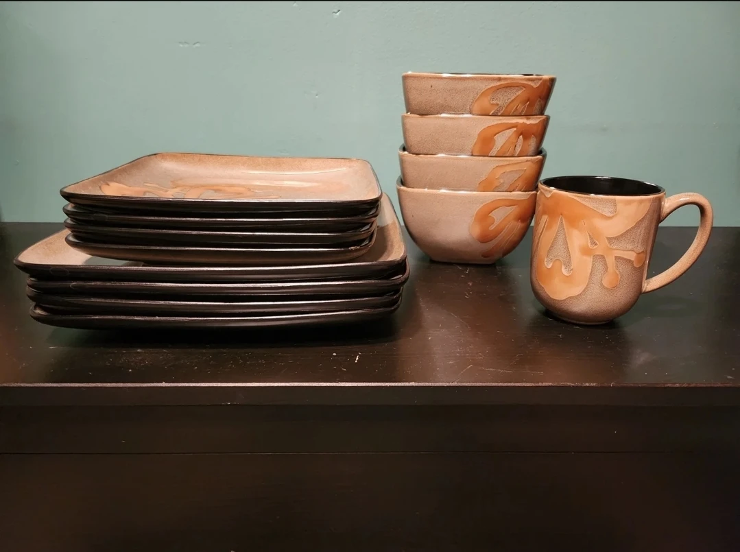 🌱 Beautiful square plate and bowl set #springcleaning thumbnail