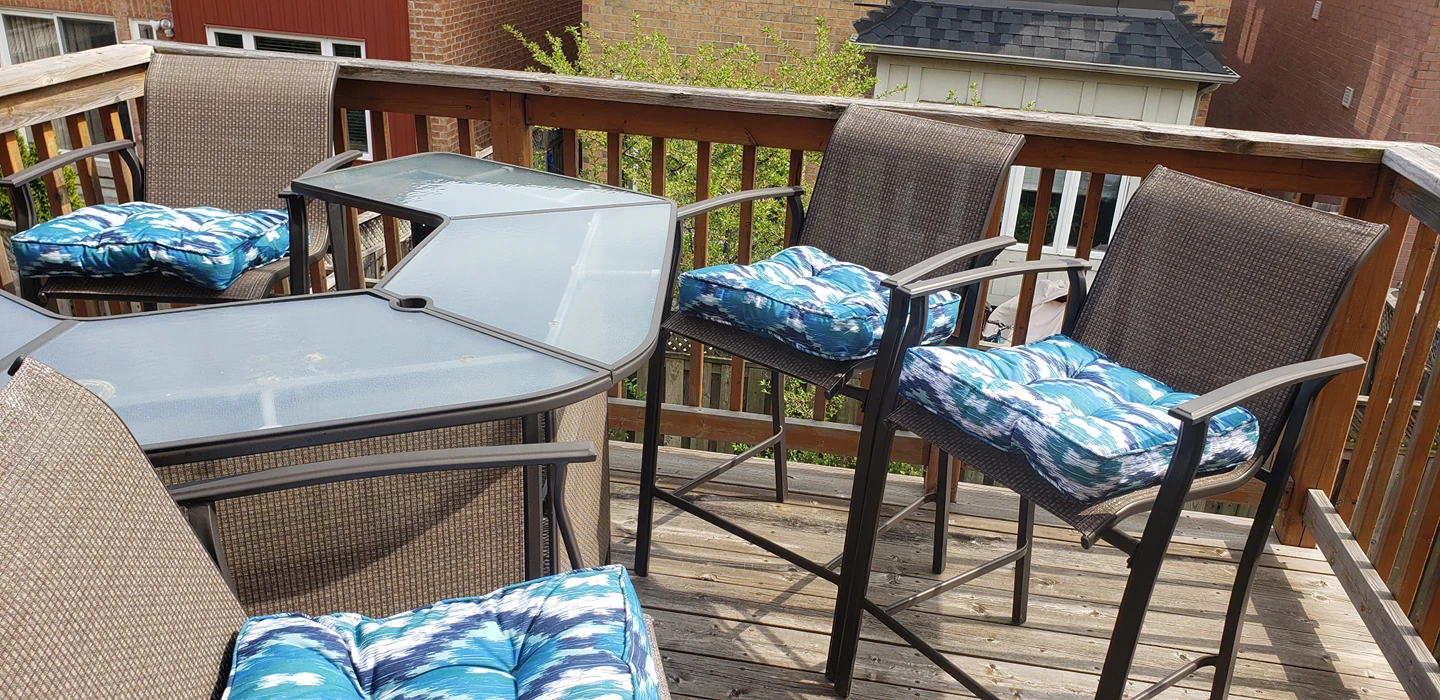 Outdoor / Exterior bar C shape.  4 chairs, pillows included. image indicator(2)