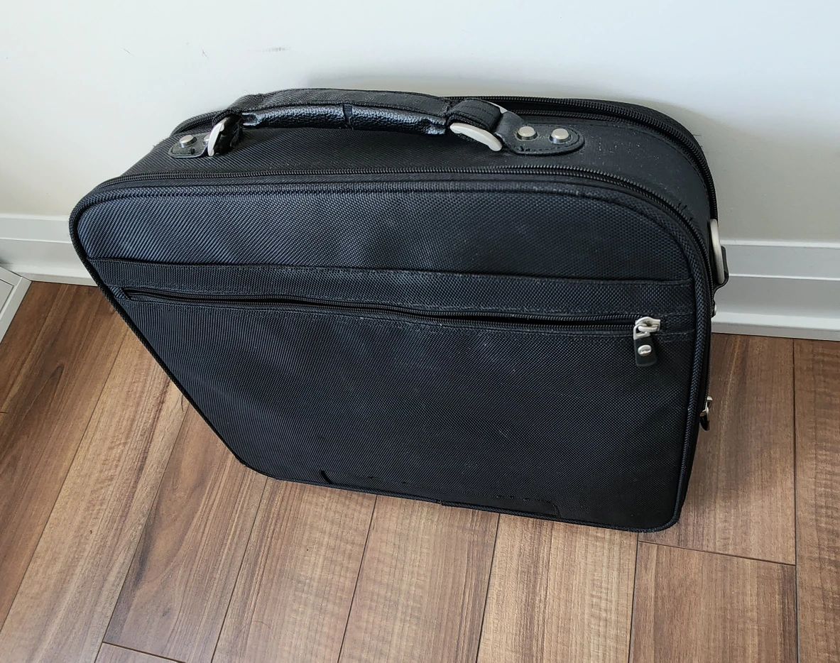 Dell laptop travel bag for 15.6 inch laptop image indicator(2)