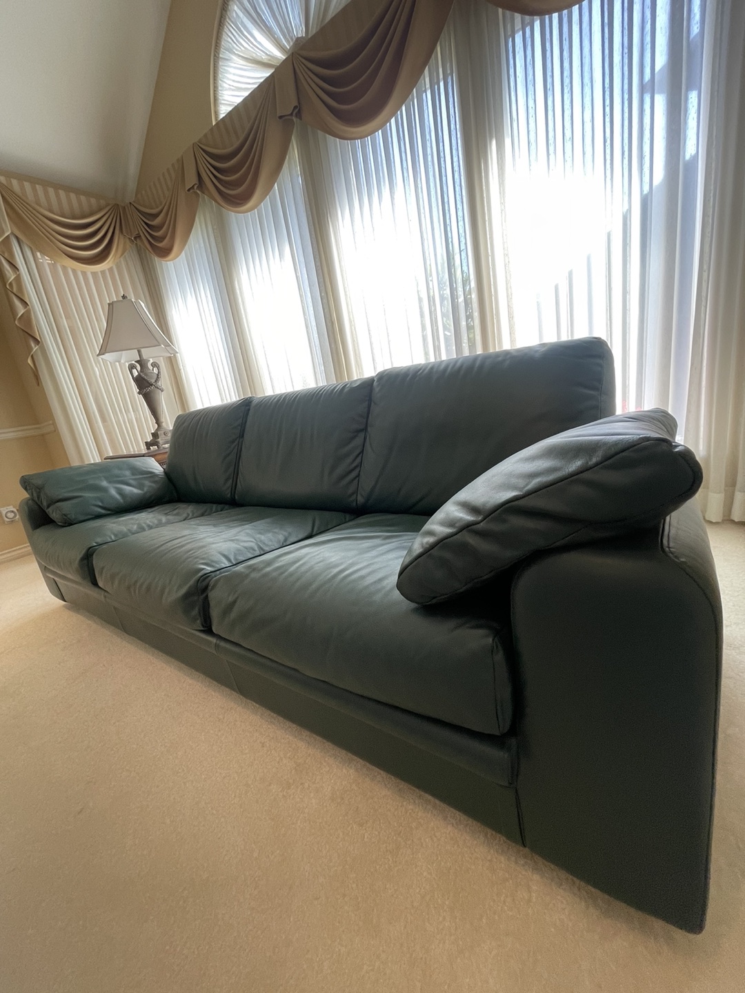 Made in Italy leather sofa thumbnail