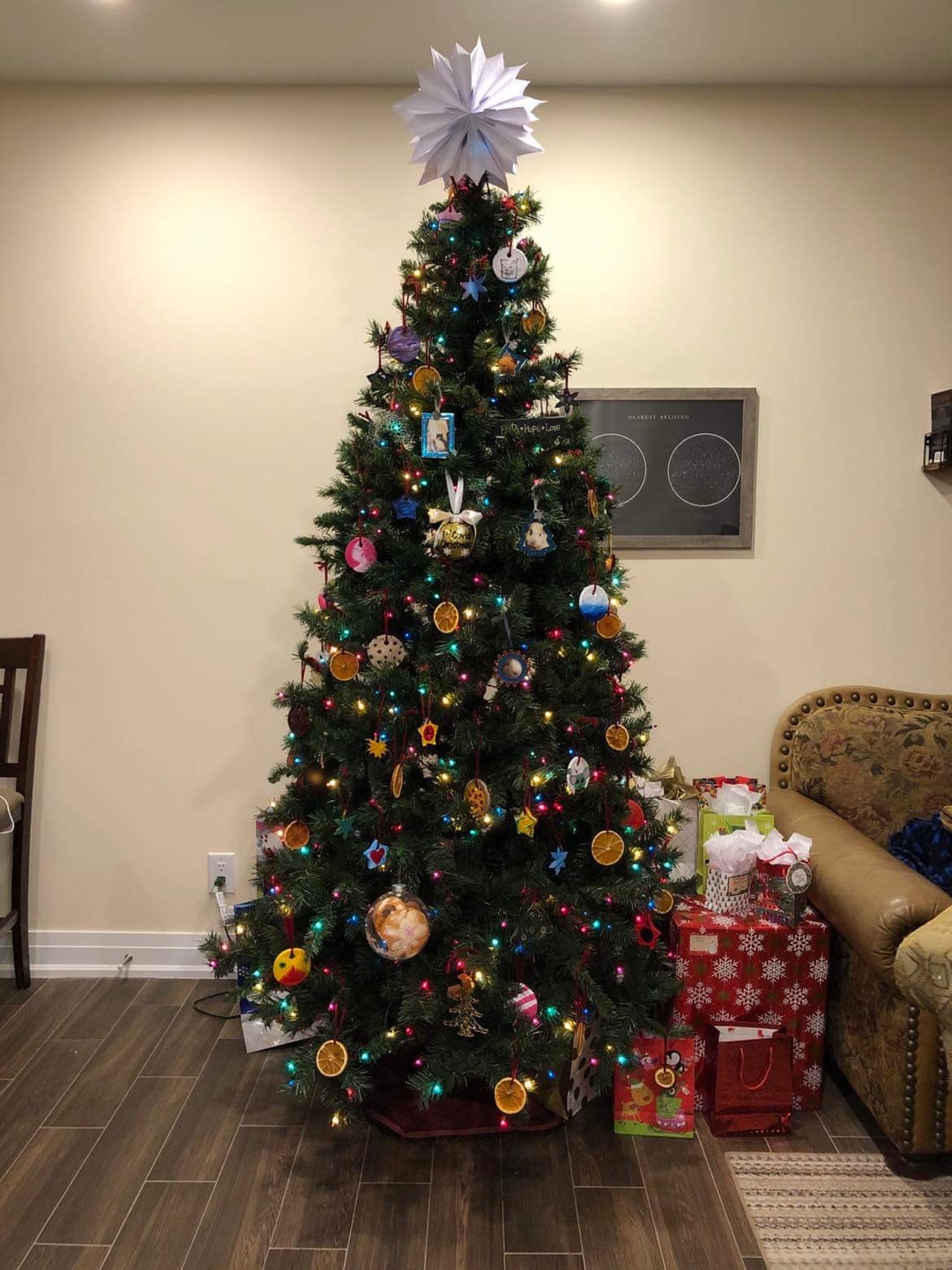 Off-Season Discount! 7.5ft Pre-Lit Christmas Tree thumbnail