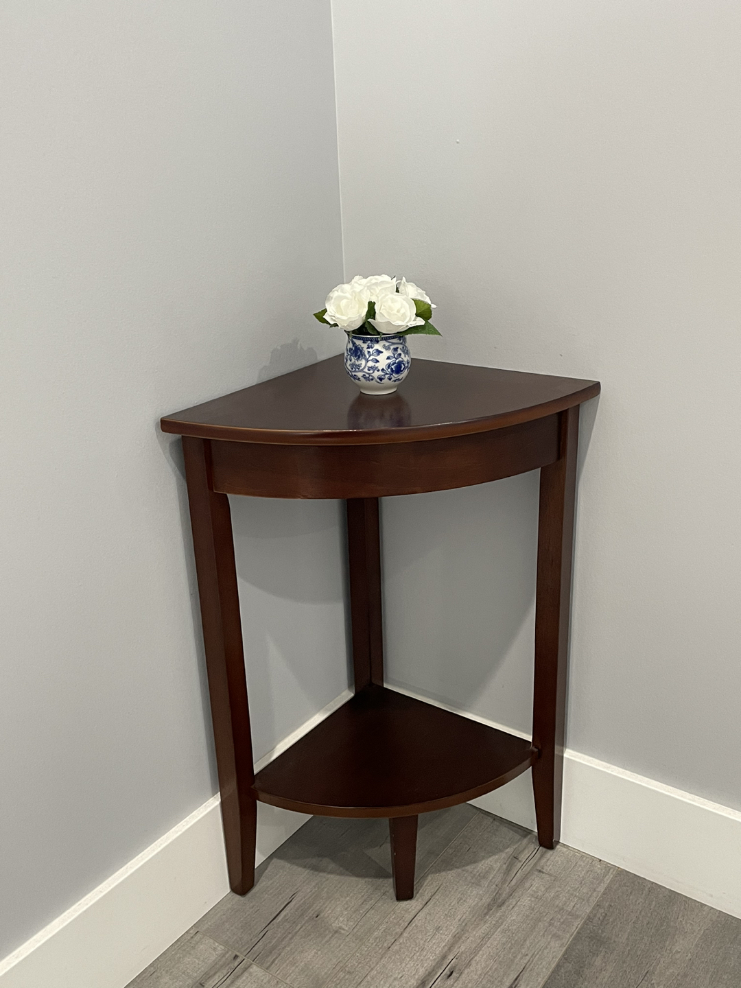 Maple wood corner table