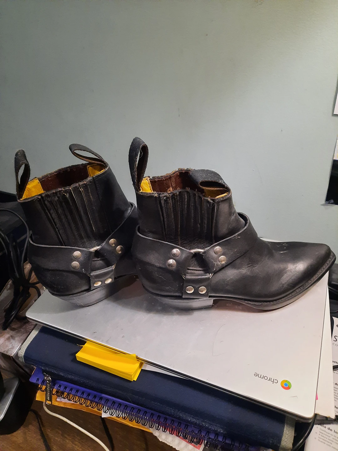 leather western ladies boots image indicator(3)