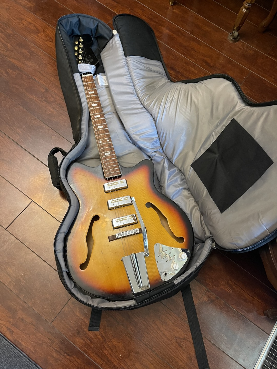 Electric guitar