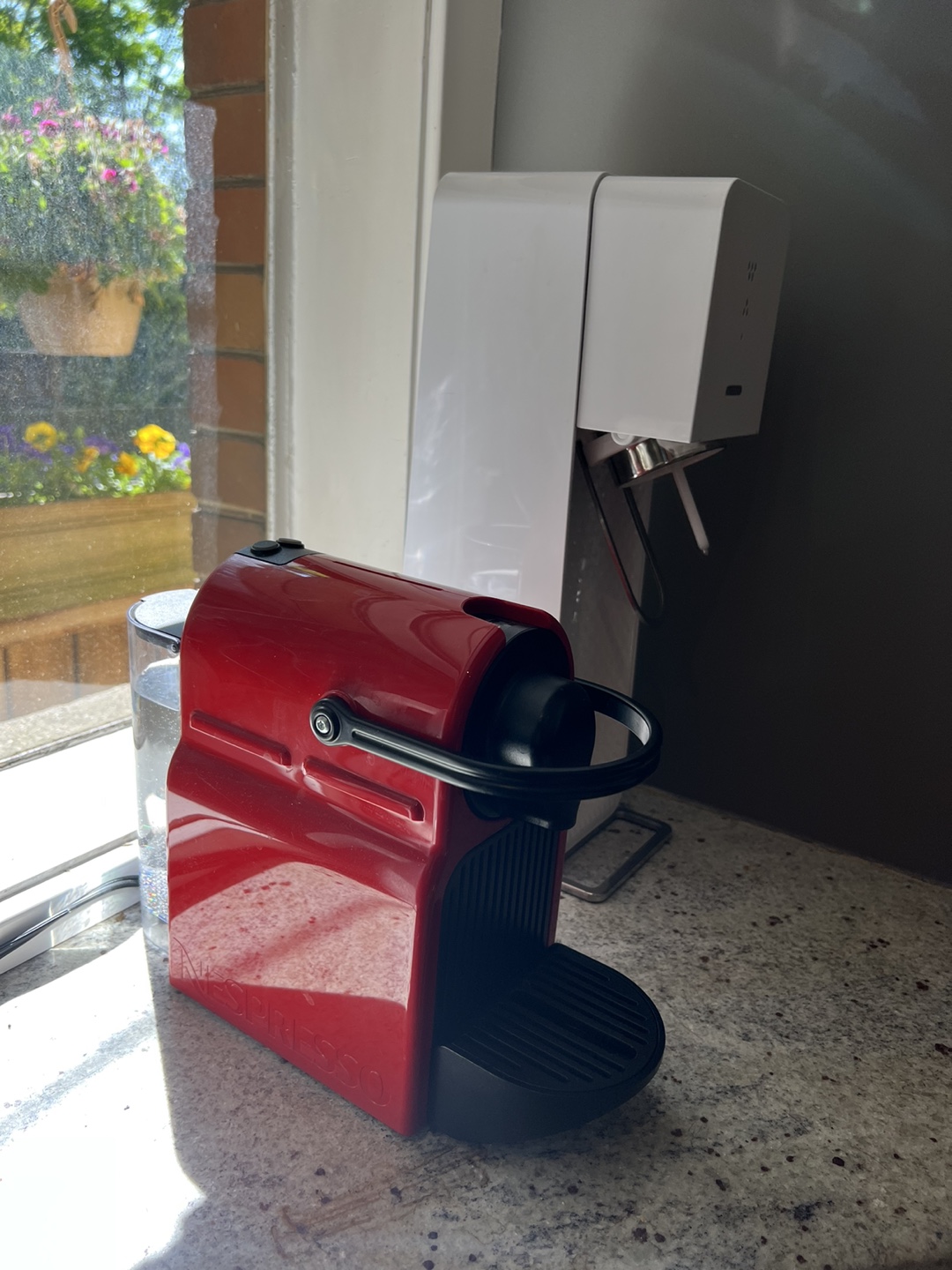 Nespresso coffee& soda machine - photo 2