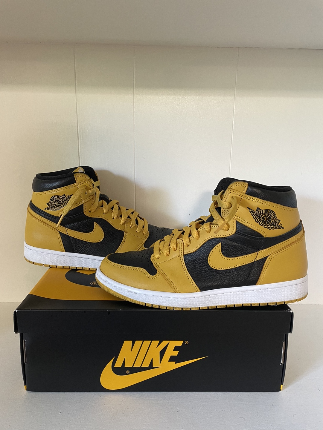 Jordan 1 High Pollen Size 10 with receipt