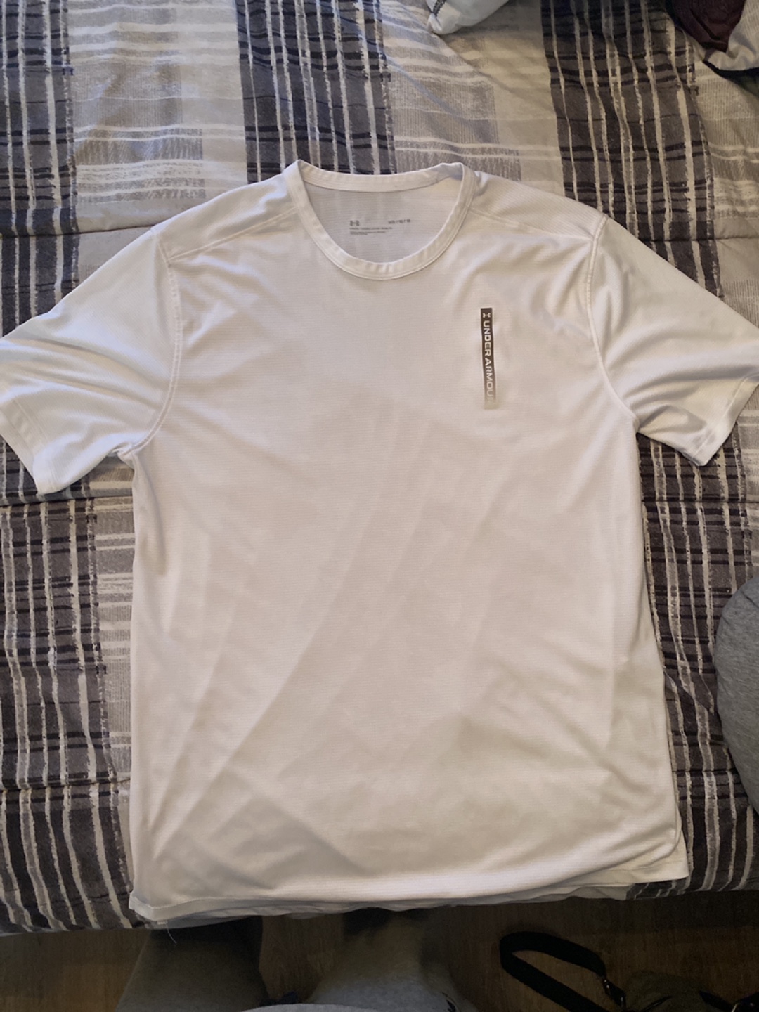 Under Armour Men�’s T-Shirt image indicator(3)