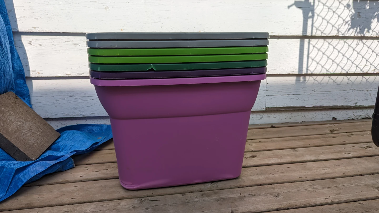 Assorted Rubbermaid Roughneck Storage Containers - photo 4